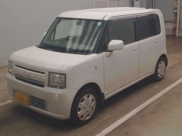 9097 Toyota Pixis space L575A 2011 г. (TAA Kantou)